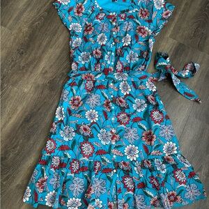 New! Beautiful 100% cotton summer button down dress.